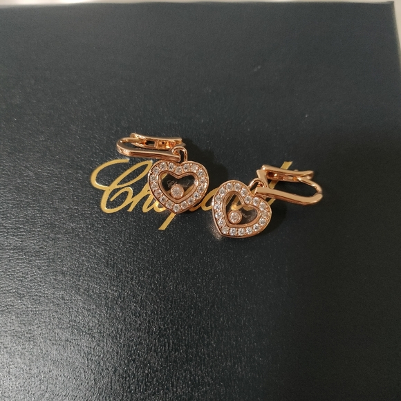 Jewelry - Chopard 18k Gold Heart Earrings